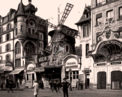 carte postale  du Moulin Rouge  à gauche  on aperçoit  l'enseigne " Photo" années folles carte postale du Moulin Rouge à gauche on aperçoit l'enseigne " Photo"