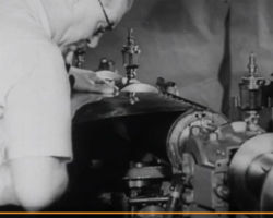 Film Reliephographie 1947 extrait du film 1947 "La Technique Moderne au service ce la Photographie en Relief"