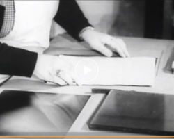 Film Reliephographie 1947 - fabrication d'un gaufrage ou sélecteur préparation du pressage extrait du film 1947 "La Technique Moderne au service ce la Photographie en Relief"