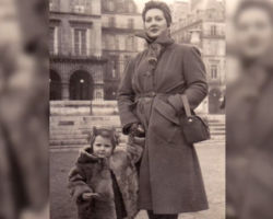 Au jardin des Tuileries 1950, Maurice Bonnet et Michèle - prise de vue Rolleifleix Au jardin des Tuileries 1950, Maurice Bonnet et Michèle - prise de vue Rolleifleix